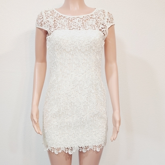 Adrianna Papell Dresses & Skirts - Adrianna PAPELLWhite Cap-Sleeve Illusion Lace Sheath Size 8